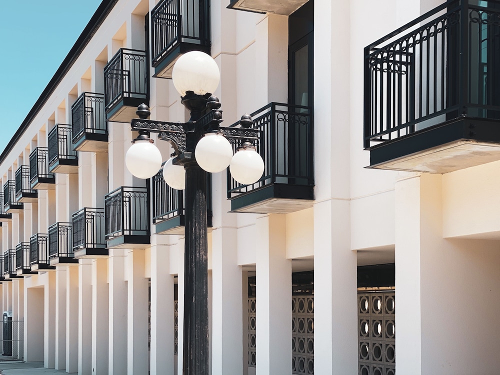 Hotel Haya — Hotel building in Tampa, Florida
