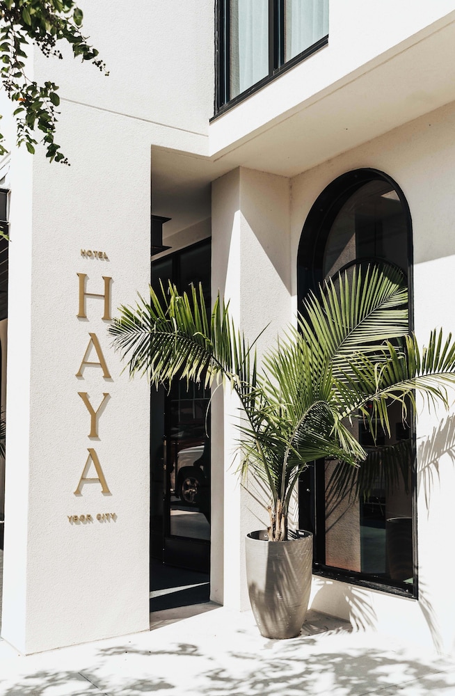 Hotel Haya — Hotel building in Tampa, Florida