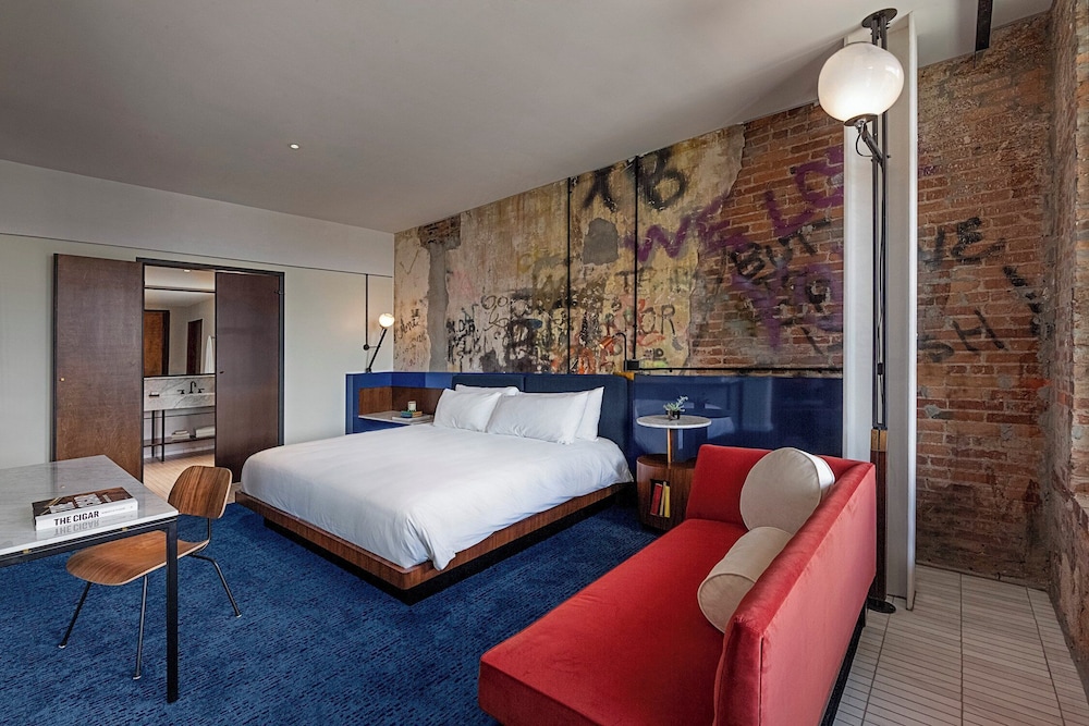 Hotel Haya — Hotel rooms in Tampa, Florida