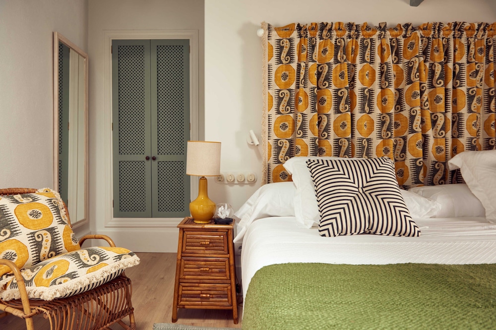 Cristine Bedfor Mahón Boutique Hotel — Hotel rooms in Mahon, Balearic Islands