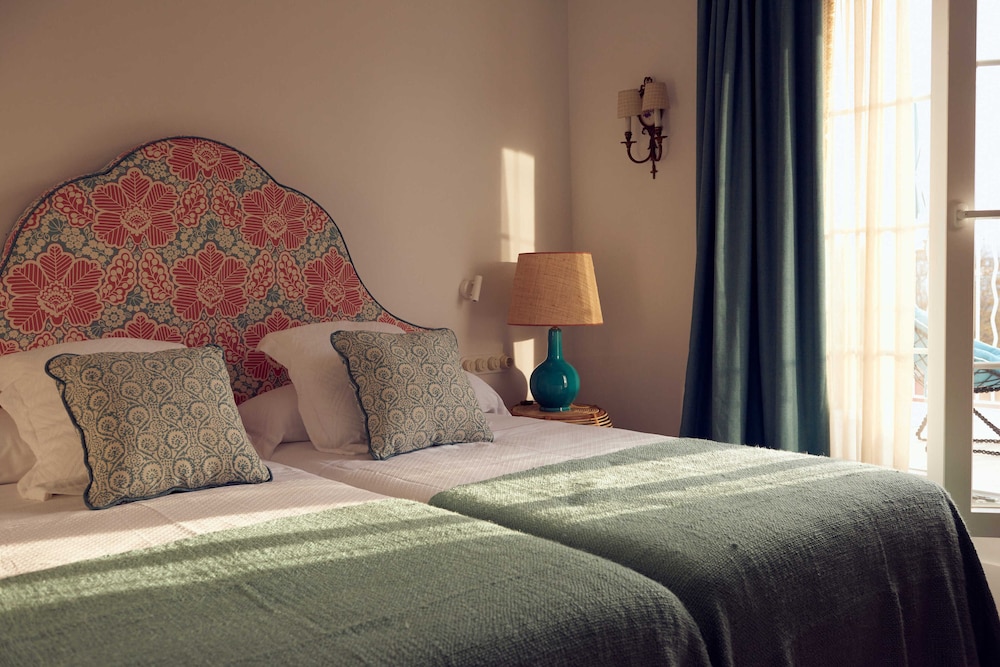 Cristine Bedfor Mahón Boutique Hotel — Hotel rooms in Mahon, Balearic Islands