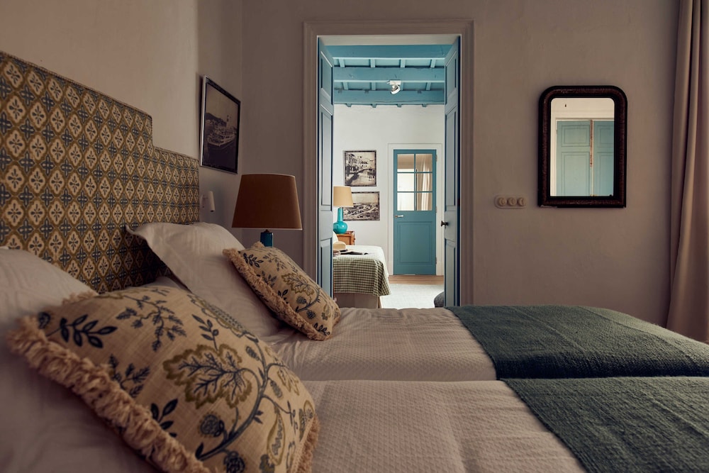 Cristine Bedfor Mahón Boutique Hotel — Hotel rooms in Mahon, Balearic Islands