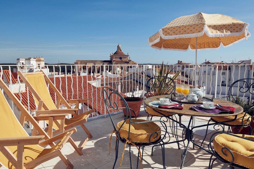 Cristine Bedfor Mahón Boutique Hotel — Hotel rooms in Mahon, Balearic Islands
