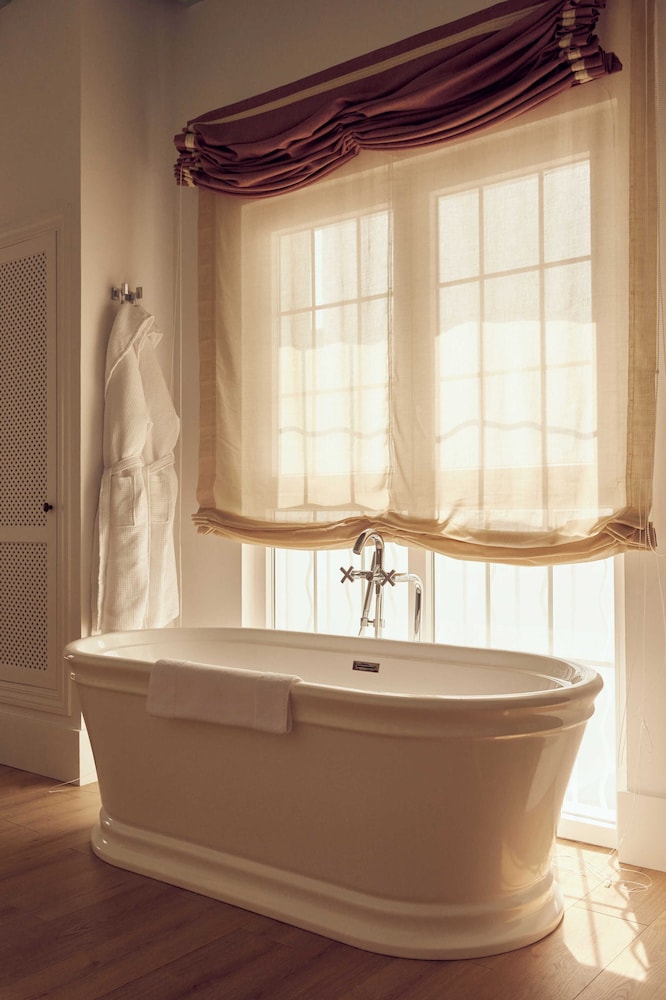 Cristine Bedfor Mahón Boutique Hotel — Hotel rooms in Mahon, Balearic Islands