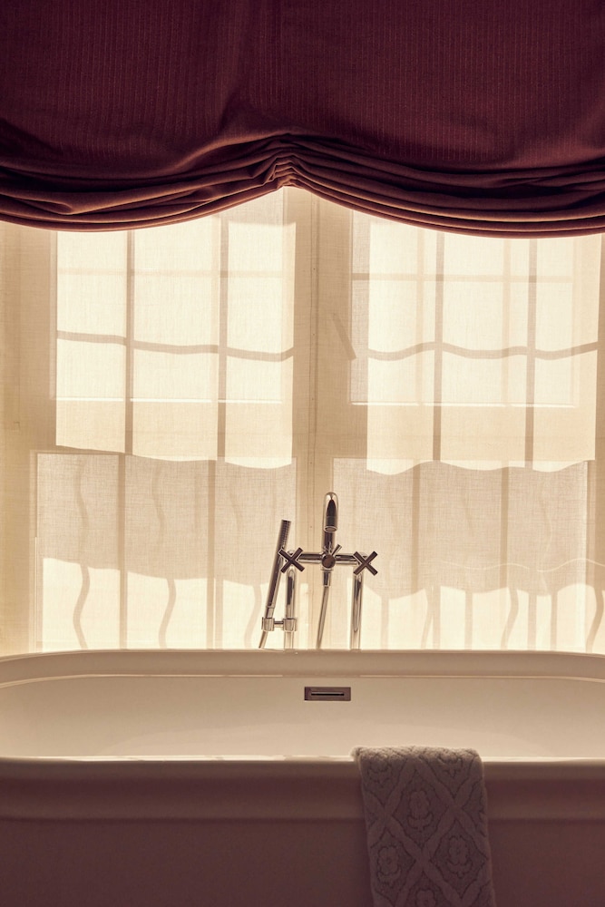 Cristine Bedfor Mahón Boutique Hotel — Hotel rooms in Mahon, Balearic Islands