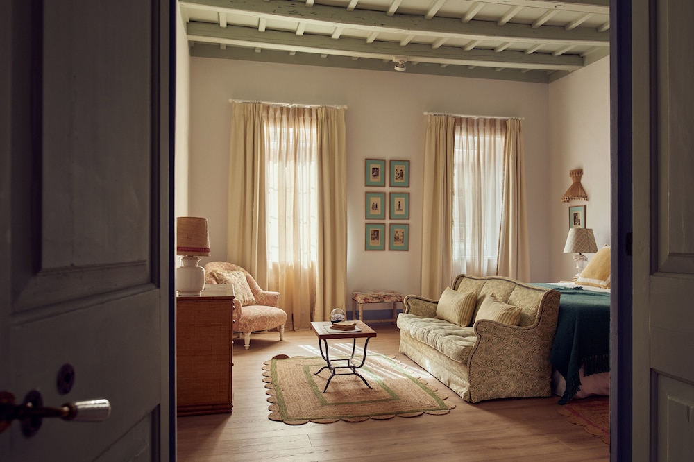 Cristine Bedfor Mahón Boutique Hotel — Hotel rooms in Mahon, Balearic Islands