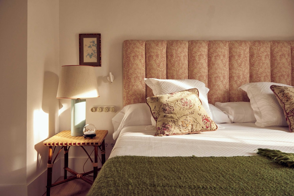 Cristine Bedfor Mahón Boutique Hotel — Hotel rooms in Mahon, Balearic Islands
