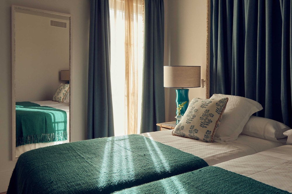 Cristine Bedfor Mahón Boutique Hotel — Hotel rooms in Mahon, Balearic Islands