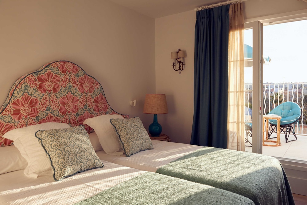 Cristine Bedfor Mahón Boutique Hotel — Hotel rooms in Mahon, Balearic Islands