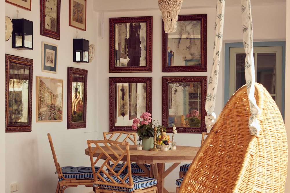 Cristine Bedfor Mahón Boutique Hotel — Restaurant & bars in Mahon, Balearic Islands