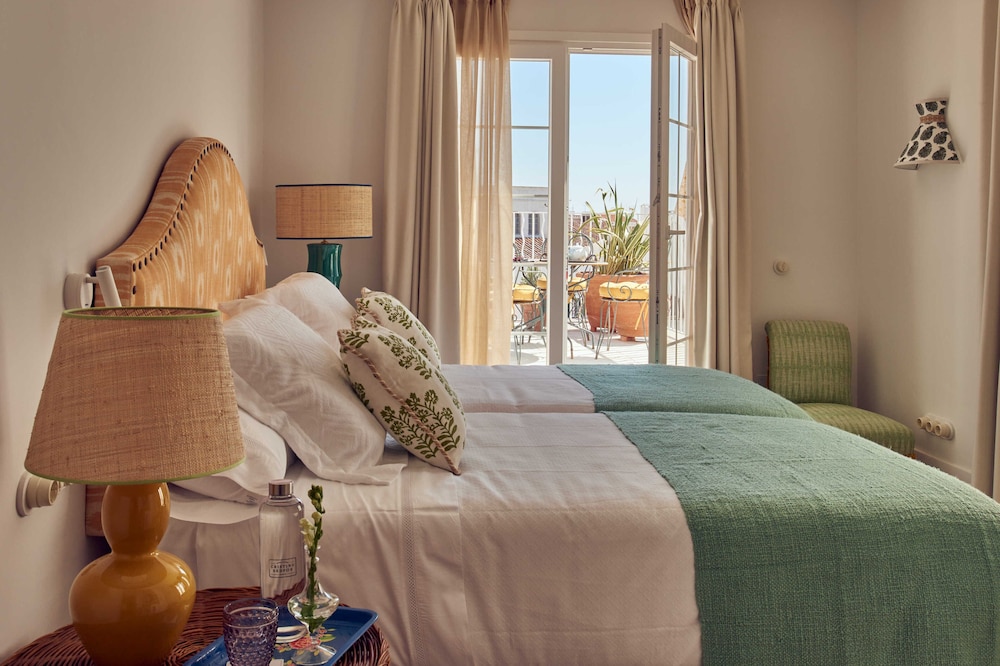 Cristine Bedfor Mahón Boutique Hotel — Hotel rooms in Mahon, Balearic Islands