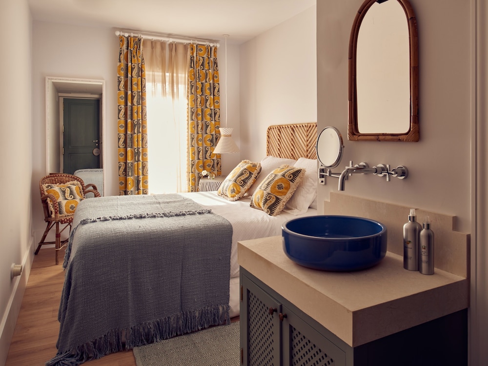 Cristine Bedfor Mahón Boutique Hotel — Hotel rooms in Mahon, Balearic Islands