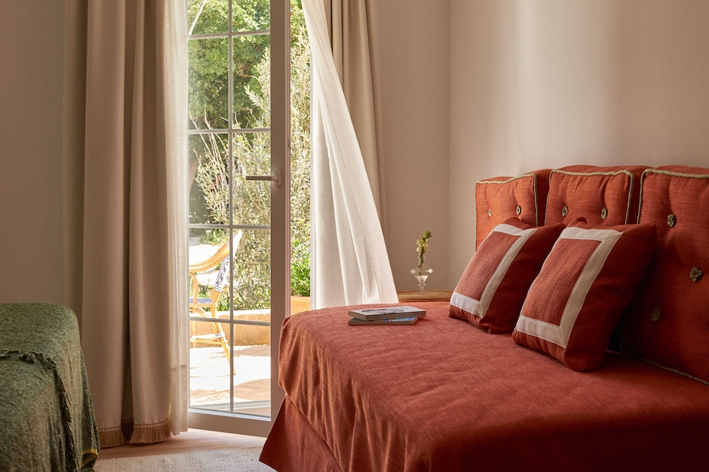 Cristine Bedfor Mahón Boutique Hotel — Hotel rooms in Mahon, Balearic Islands
