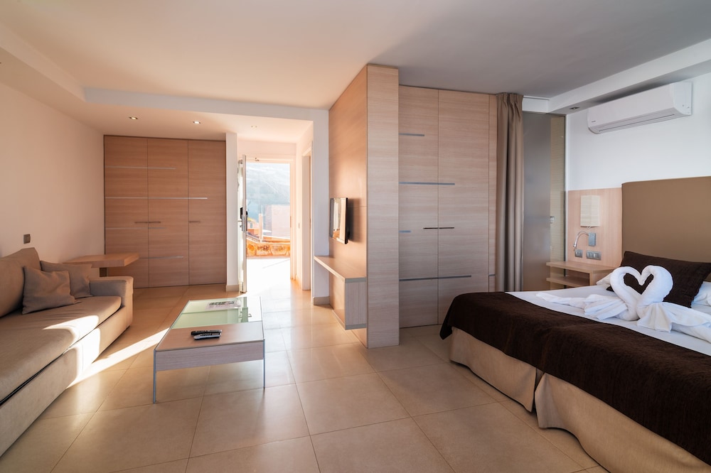Marina Elite Hotel — Hotel rooms in Puerto Rico, Canary Islands