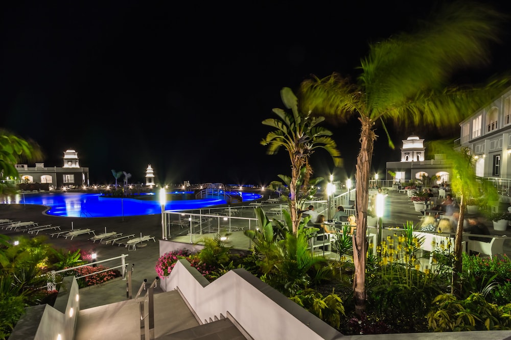 Royal Palm Resort & Spa - Adults Only — Swimming pool in Esquinzo, Canary Islands