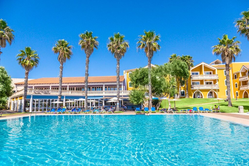 Vibra Blanc Palace Aparthotel — Swimming pool in Santandria, Balearic Islands