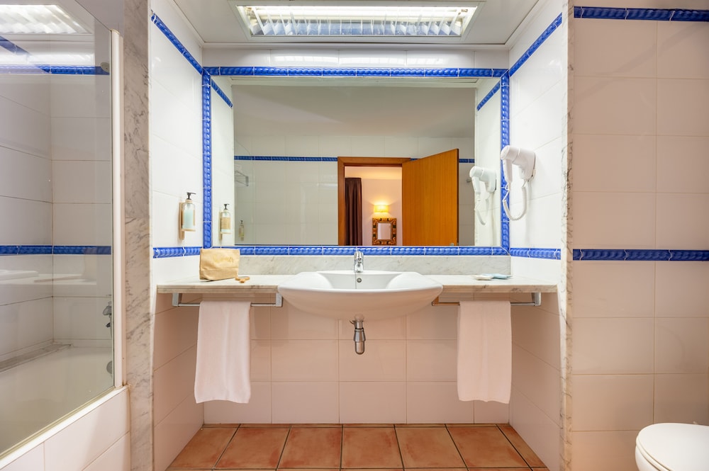 Vibra Blanc Palace Aparthotel — Hotel rooms in Santandria, Balearic Islands