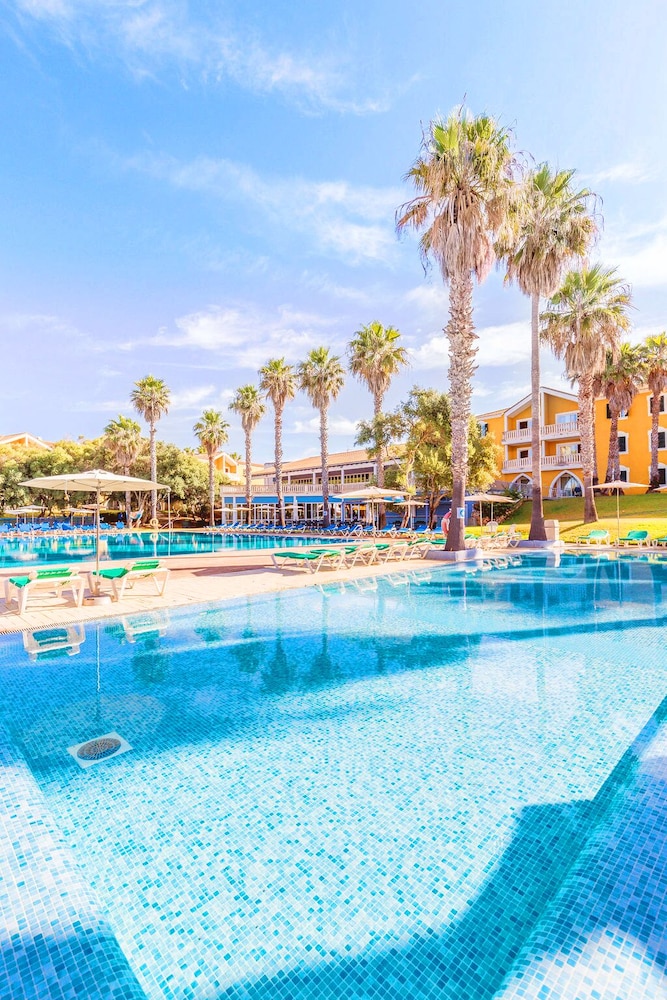 Vibra Blanc Palace Aparthotel — Swimming pool in Santandria, Balearic Islands