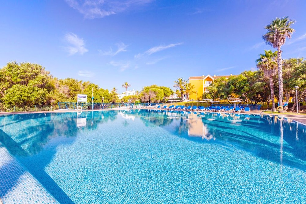 Vibra Blanc Palace Aparthotel — Swimming pool in Santandria, Balearic Islands