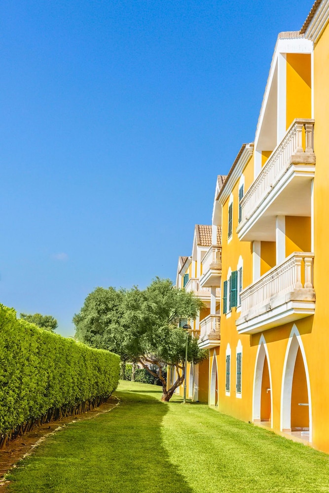 Vibra Blanc Palace Aparthotel — Hotel building in Santandria, Balearic Islands