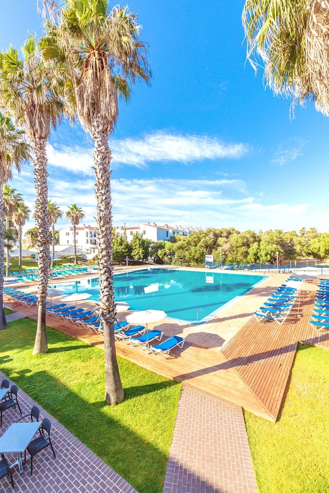Vibra Blanc Palace Aparthotel — Swimming pool in Santandria, Balearic Islands