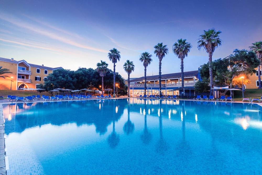 Vibra Blanc Palace Aparthotel — Main photo in Santandria, Balearic Islands