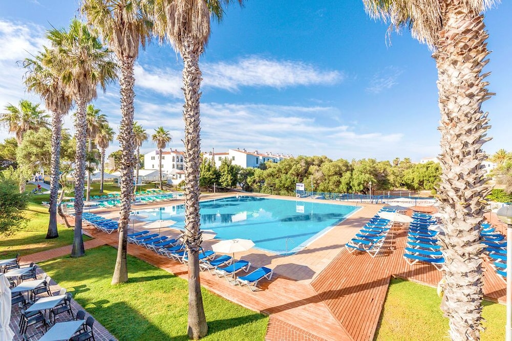 Vibra Blanc Palace Aparthotel — Swimming pool in Santandria, Balearic Islands