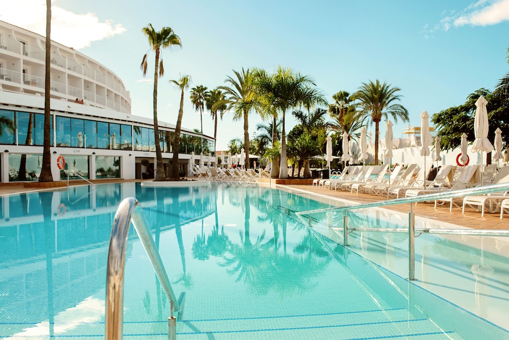 Sunprime Atlantic View Suite & Spa — Swimming pool in Playa del Ingles, Canary Islands