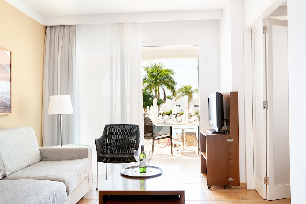 Sunprime Atlantic View Suite & Spa — Hotel rooms in Playa del Ingles, Canary Islands
