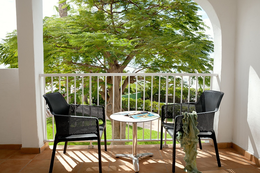 Sunprime Atlantic View Suite & Spa — Hotel rooms in Playa del Ingles, Canary Islands