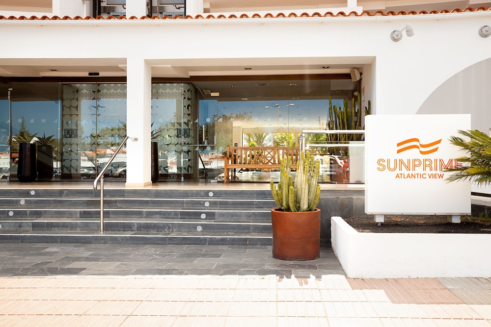 Sunprime Atlantic View Suite & Spa — Hotel building in Playa del Ingles, Canary Islands