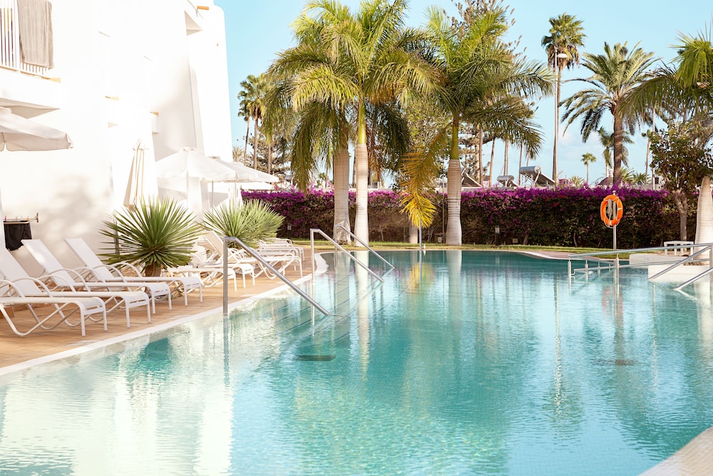 Sunprime Atlantic View Suite & Spa — Swimming pool in Playa del Ingles, Canary Islands