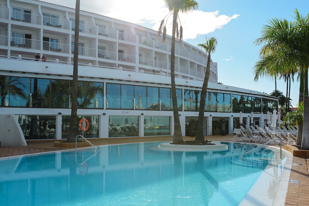 Sunprime Atlantic View Suite & Spa — Swimming pool in Playa del Ingles, Canary Islands