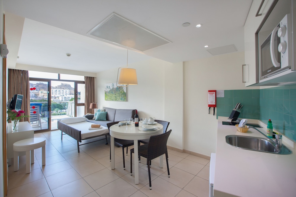 Grupotel Revoli — Hotel rooms in Puerto Rico, Canary Islands