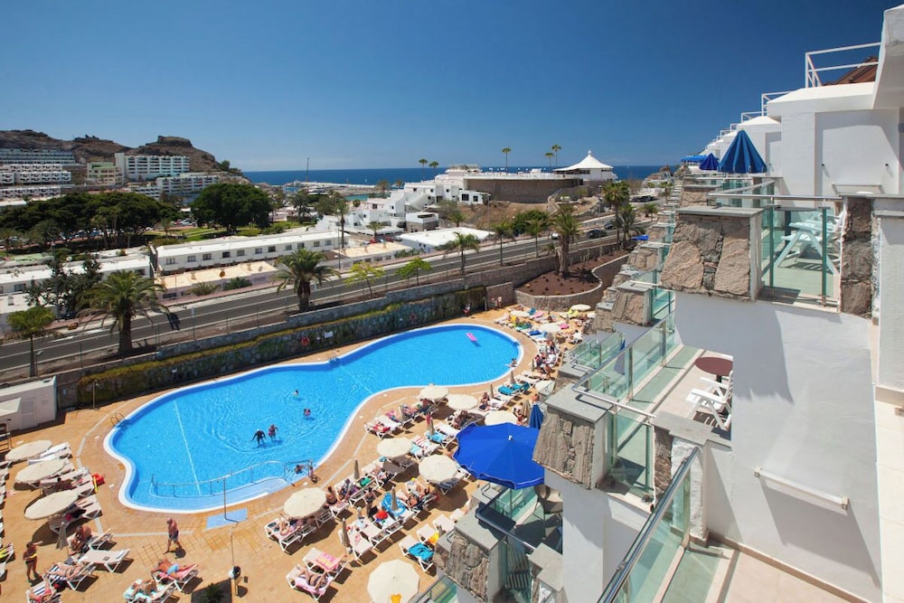 Grupotel Revoli — Swimming pool in Puerto Rico, Canary Islands