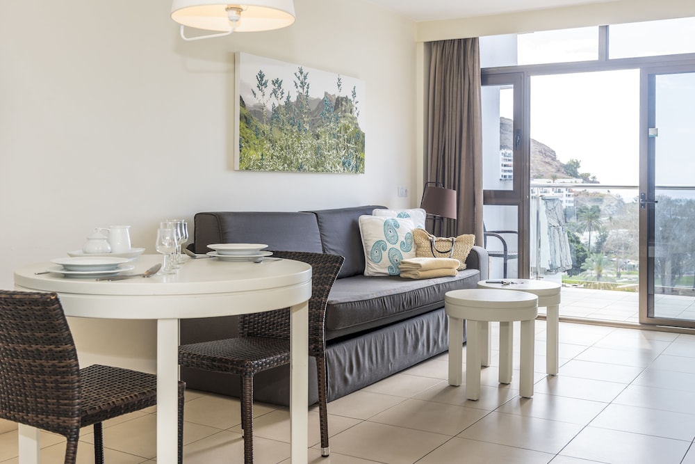 Grupotel Revoli — Hotel rooms in Puerto Rico, Canary Islands