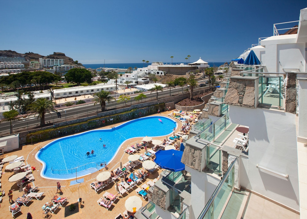 Grupotel Revoli — Swimming pool in Puerto Rico, Canary Islands