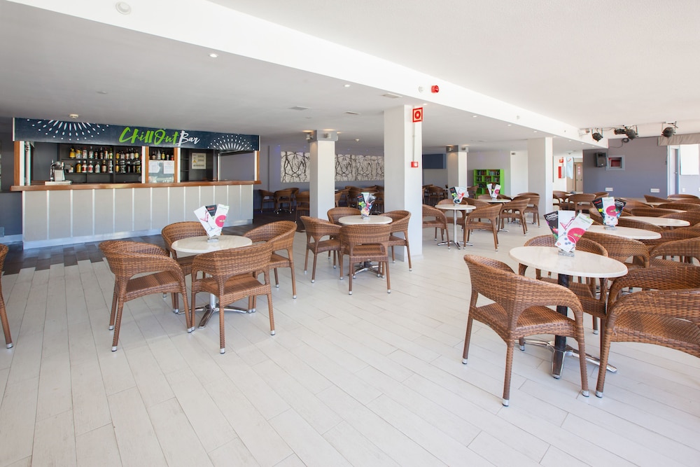 Grupotel Revoli — Restaurant & bars in Puerto Rico, Canary Islands