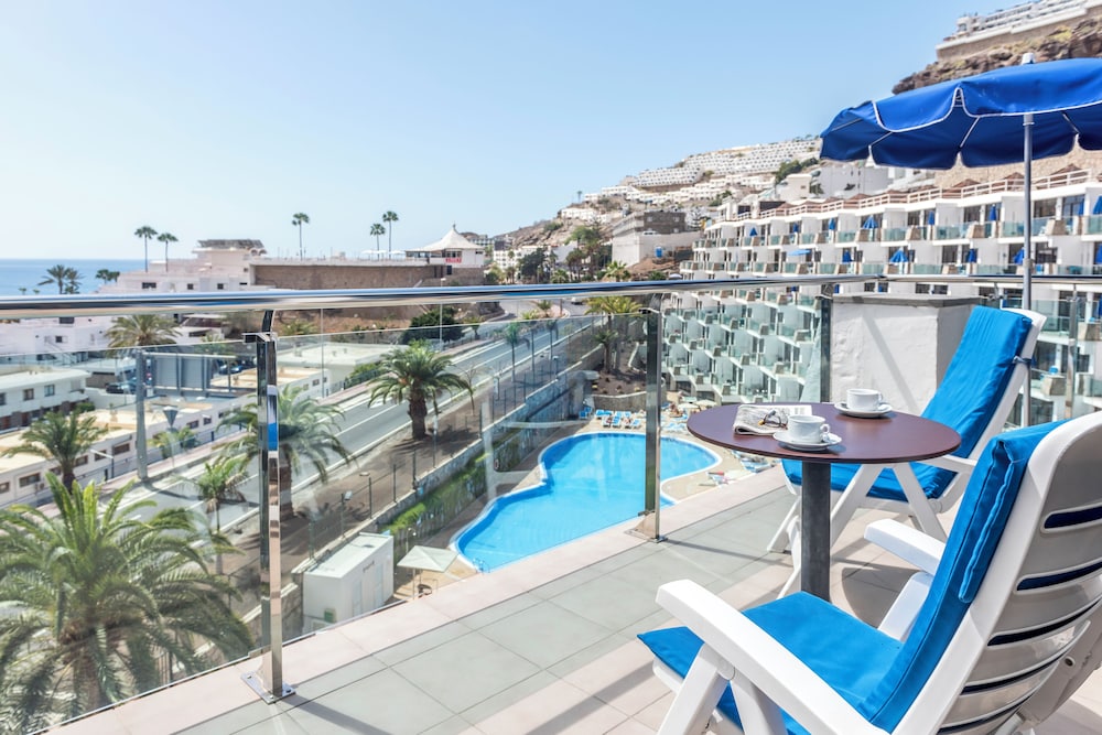 Grupotel Revoli — Swimming pool in Puerto Rico, Canary Islands