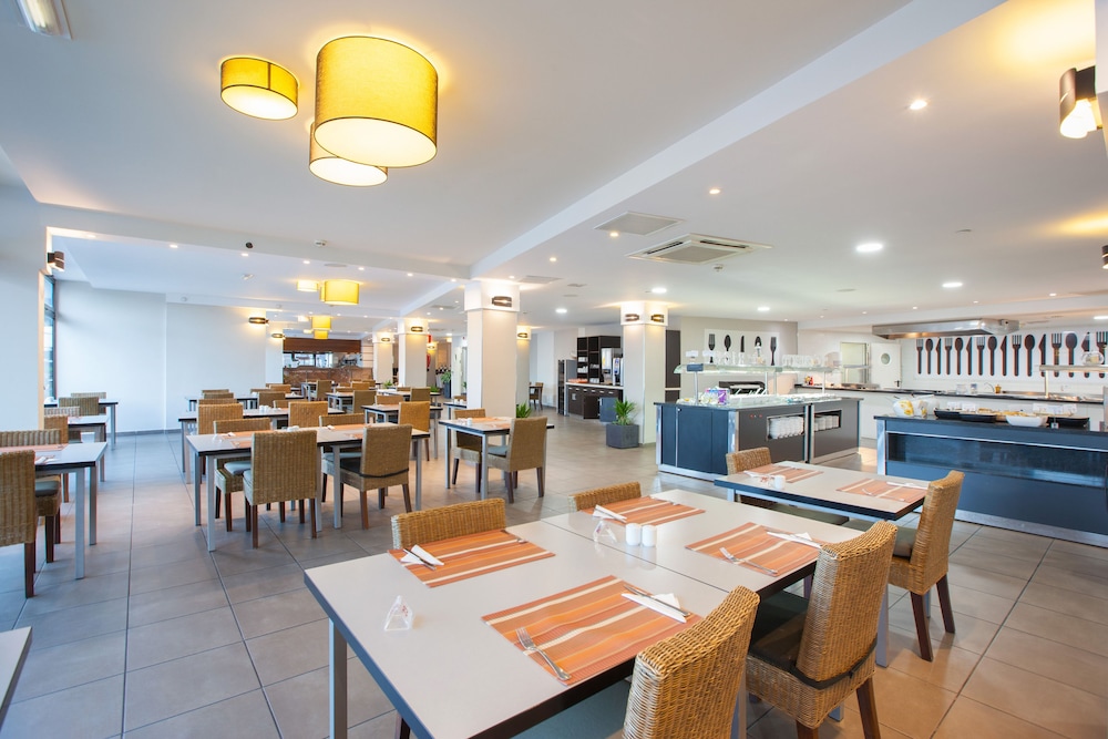 Grupotel Revoli — Restaurant & bars in Puerto Rico, Canary Islands