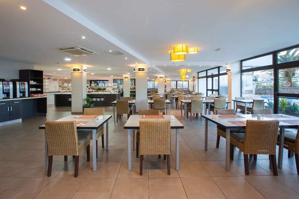 Grupotel Revoli — Restaurant & bars in Puerto Rico, Canary Islands