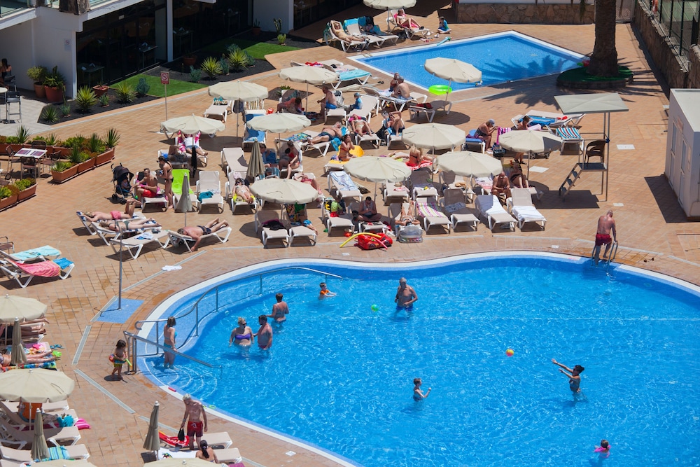 Grupotel Revoli — Swimming pool in Puerto Rico, Canary Islands
