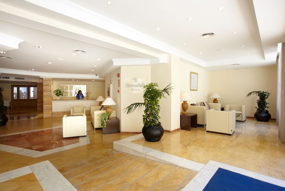 Grupotel Imperio Playa — Hotel building in Cala San Vicente, Balearic Islands
