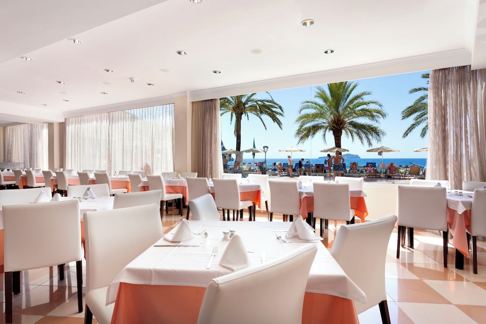 Grupotel Imperio Playa — Restaurant & bars in Cala San Vicente, Balearic Islands