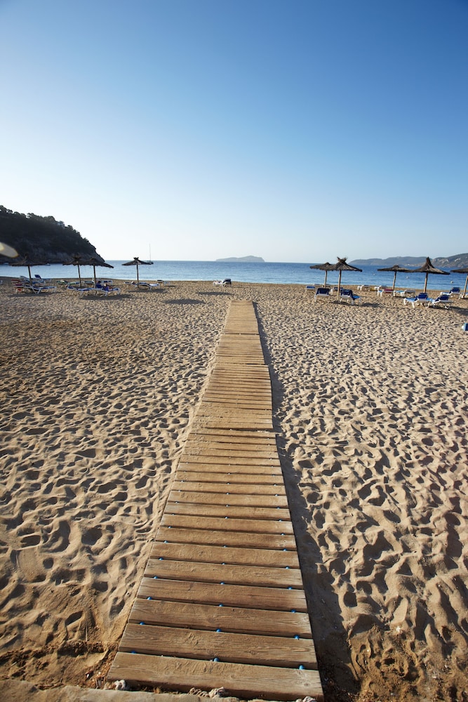 Grupotel Imperio Playa — Beach in Cala San Vicente, Balearic Islands
