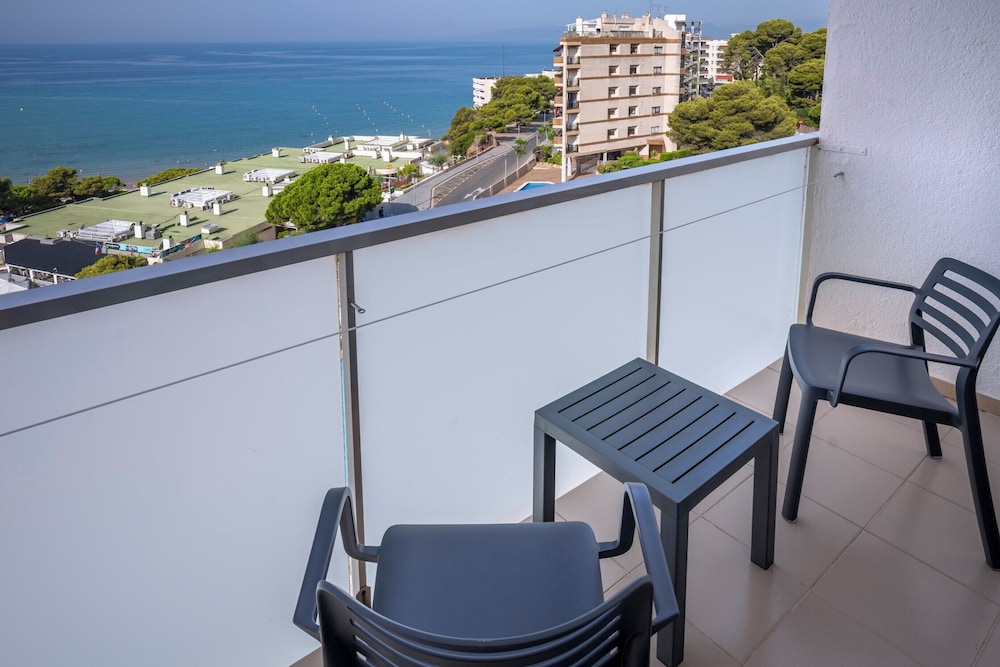 4R Salou Park Resort I — Hotel rooms in Salou, Catalonia
