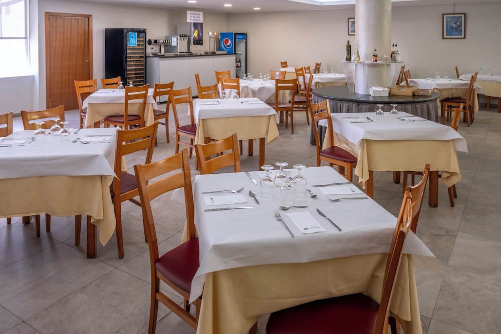 4R Salou Park Resort I — Restaurant & bars in Salou, Catalonia