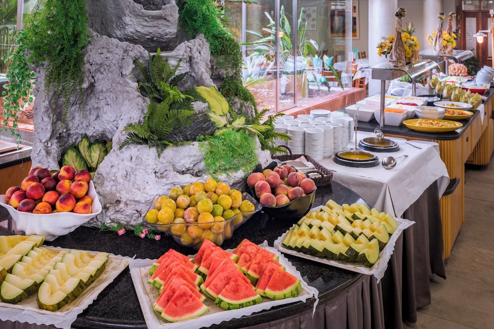 4R Salou Park Resort I — Restaurant & bars in Salou, Catalonia