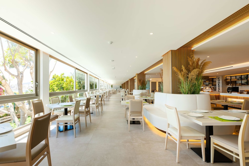 Hotel THB Los Molinos - Adults Only — Restaurant & bars in Ibiza Town, Balearic Islands