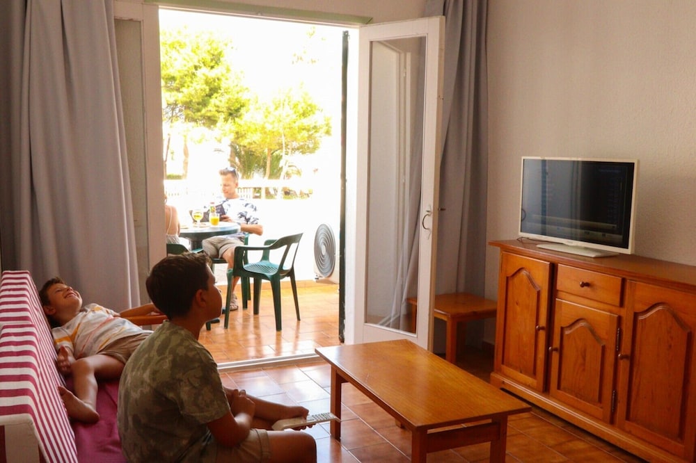 Aparthotel Playa Parc — Hotel rooms in Son Parc, Balearic Islands